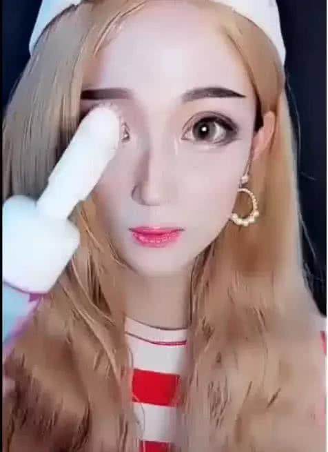 第一个卸完妆比化妆还美的女孩,终于打破邪术传言