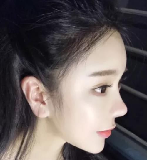 #逆袭#女生若想让鼻子“越来越挺”,这“3动作”坚持做,终究能逆袭为“万人迷”