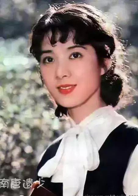 “奶奶辈”女神如今都什么模样? 李秀明优雅, 龚雪辣眼睛!