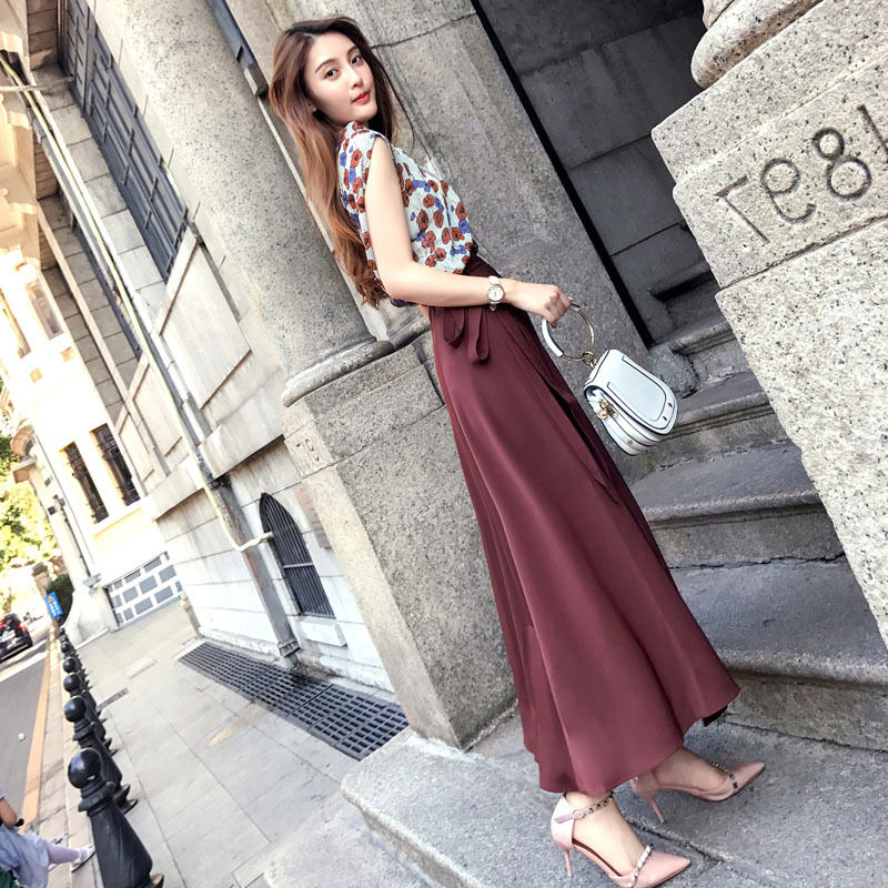 老婆从不穿阔腿裤，就爱穿半身裙，穿上美的让人无法自拔