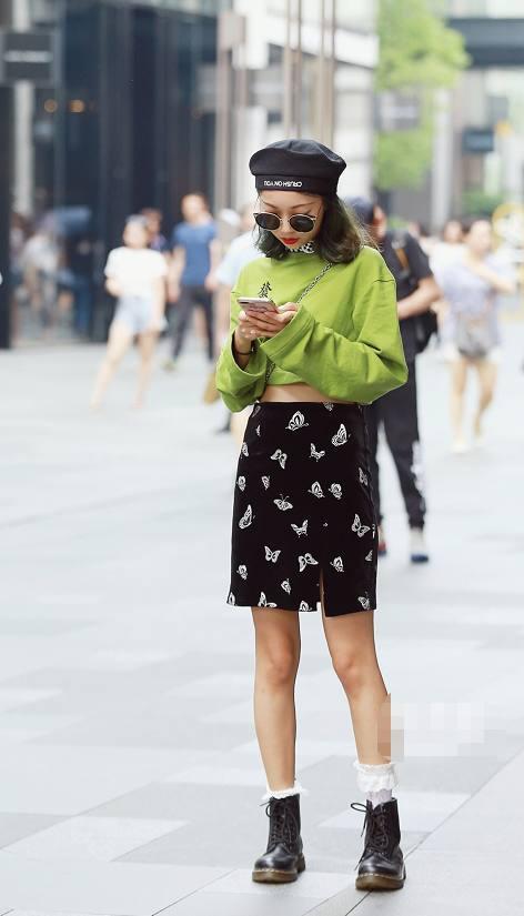 包臀裙勾勒身材的曲线美，夏日穿就是透着一种成熟的气息