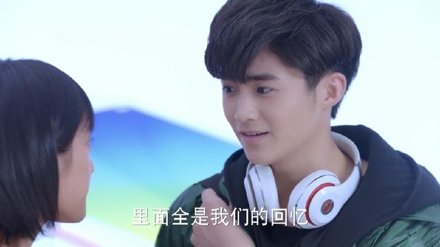 谈判官30预告 孙昊童恬恬纪念恋爱满月,谢晓飞