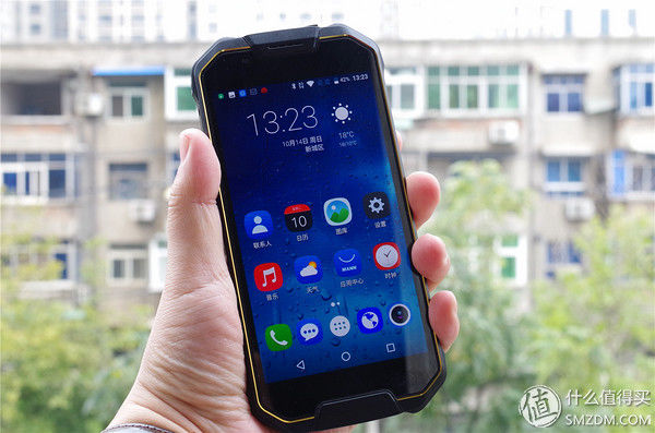 萝卜谈数码 篇二:大妈首发:摧毁一部手机有多难?三防手机MANN 8S不完全暴力测试