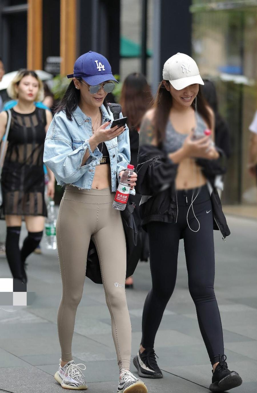 帅气的姐妹花, 真让人羡慕