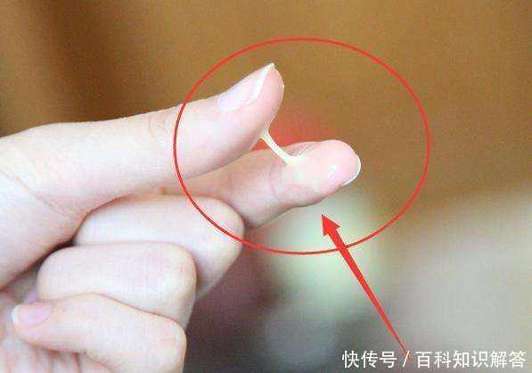 别傻傻敷面膜了！药店一几块钱便宜货抹脸上，几天淡化皱纹更紧致