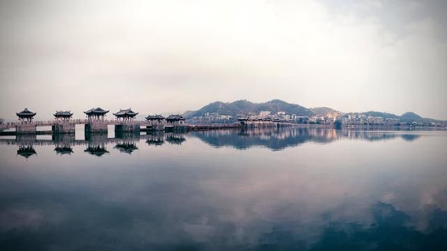 广东，中国经济最厉害的省，2018年21市GDP名次已定！