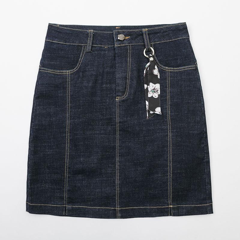 选择修身的包臀裙，不仅身材完美体现，时尚优雅，气质也不在话下