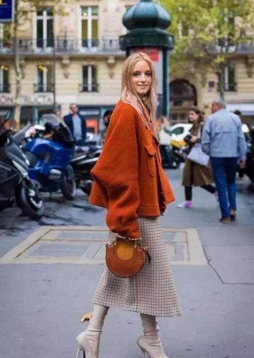  『半身是一』开春短外套才是轻巧时尚，尤其要掌握这3种搭配法，洋气更舒适