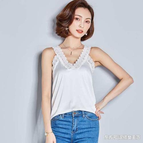 现在的姑娘真敢穿! 清凉性感的小衫直接穿出门, 美得让人窒息