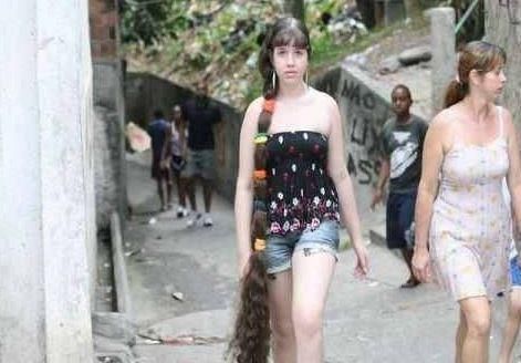  『美的』女子12年不剪头发，卖了3万元，剪短头发后美的不像话