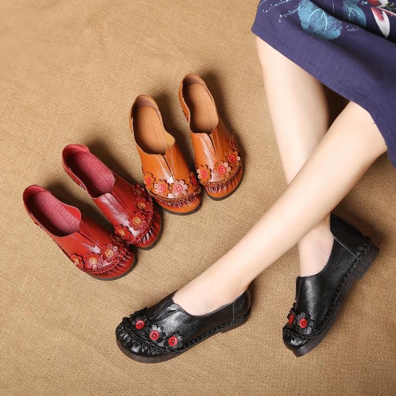 40岁女人穿高跟鞋太累，试试初秋妈妈鞋，不累脚还能穿出时髦感