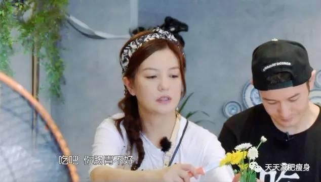 忽胖忽瘦的赵薇又瘦成了小燕子，这气球般的体质不动就能瘦?