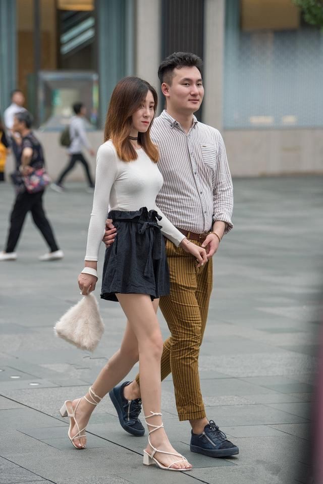 街拍，夏日魅力穿搭，让你的美知性质感，温婉内敛!