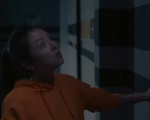  非得@冰糖炖雪梨：谁说爱情剧就非得渣男碰绿茶，爱在午夜放屁后！