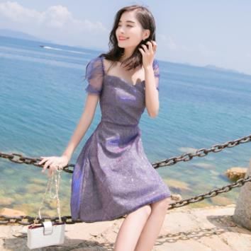 天！瞧瞧下图女人这样穿，紧而不露超迷人，美的男人见了移不开眼