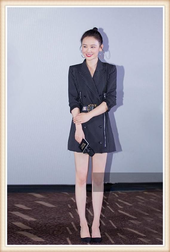 本以为穿西装裙的张予曦腿够长了，可看到暴瘦的马思纯，我沉默了