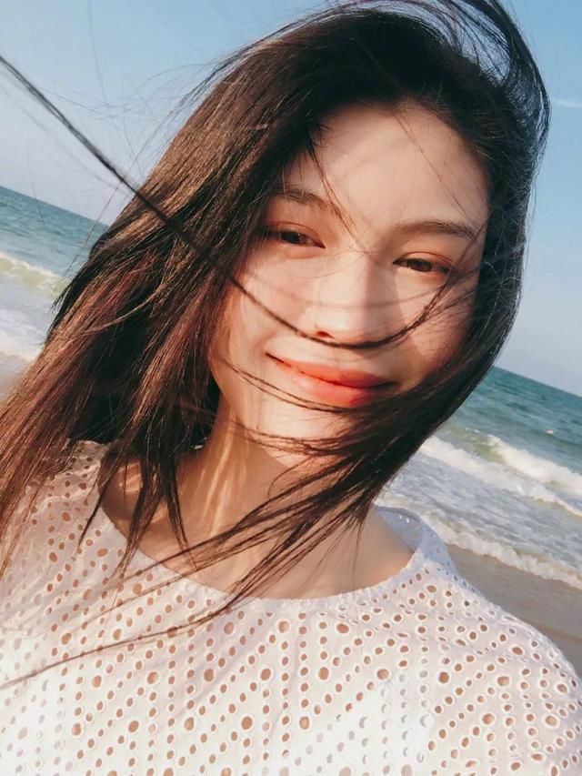 何穗好爱哑光唇，滋润没唇纹又质感爆棚！