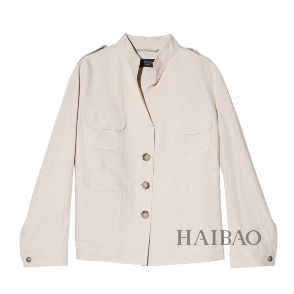 如何用白色单品时髦度夏