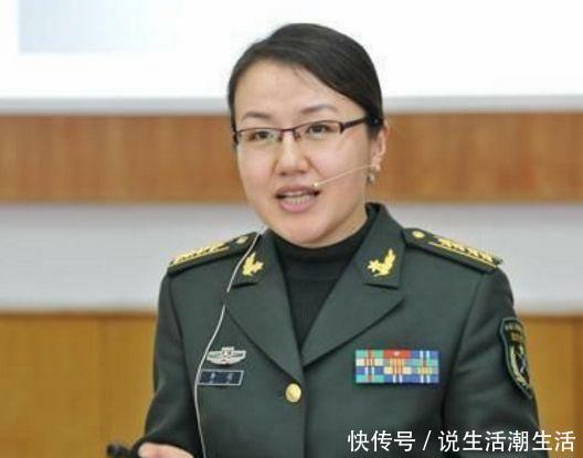 火箭军女神李莉:国防大学教授,大校军衔副