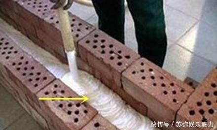  [隔热]红砖墙里填充泡沫，本以为是豆腐渣工程，没想到厚厚一层保温隔热