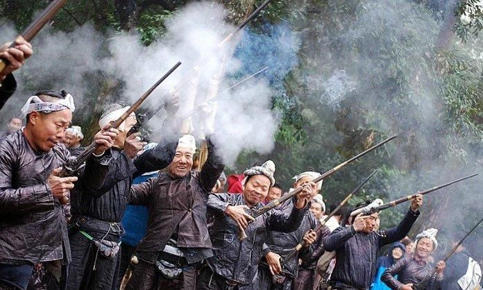  苗寨：跟我云旅游：苗寨