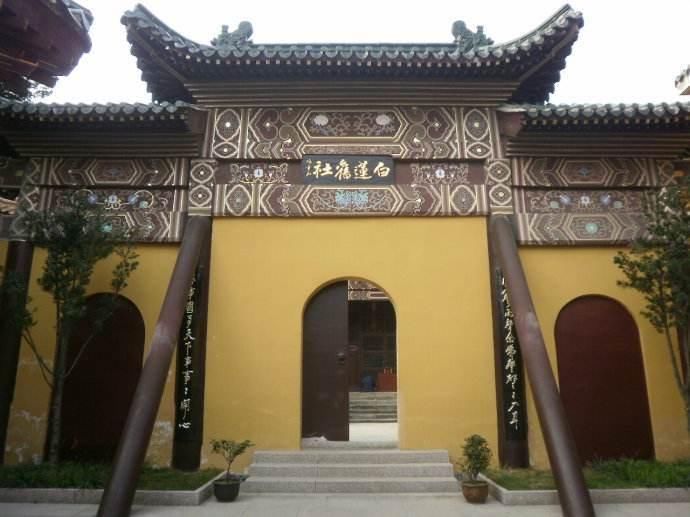 中国最“正经”的寺庙，不收门票香火钱，禁止穿超短裙女游客入内