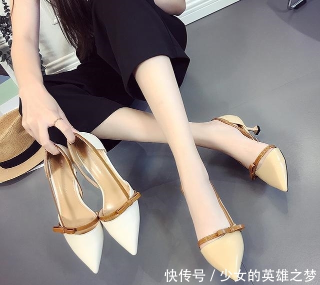  『女王』美脚配上尖头高跟鞋，优雅大气还显高，轻松做女王
