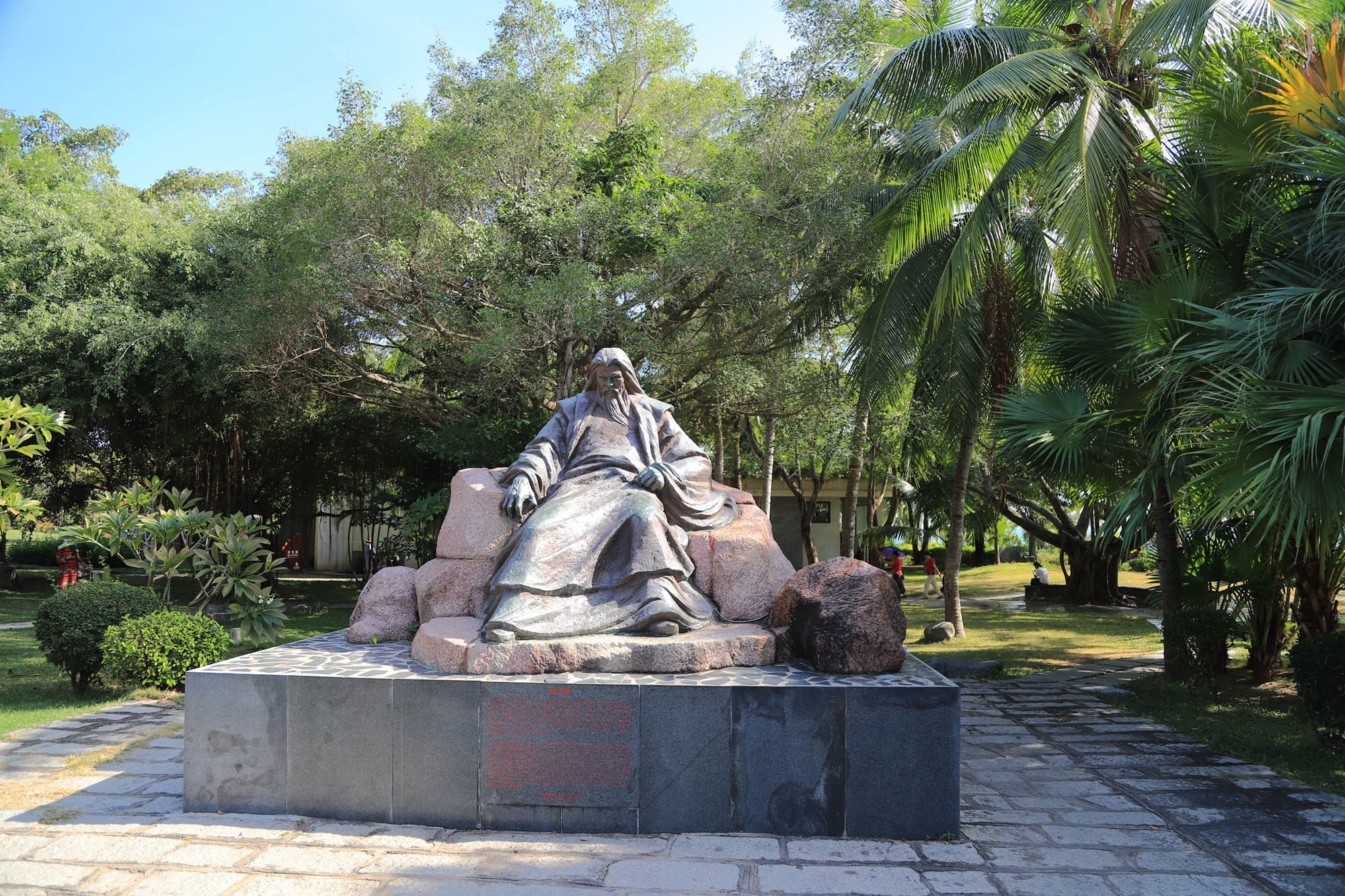 【遇上一座城】请到天涯海角来，一起去看比基尼大长腿的三亚微游