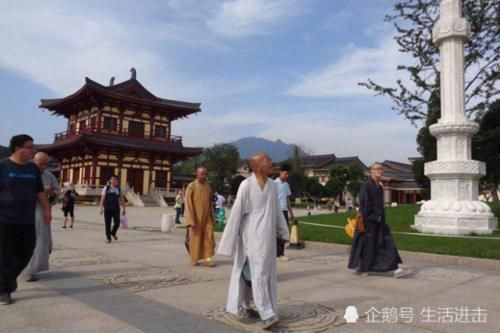 国内“最纯净”寺庙，吃饭上香门票全免费，唯独一类人不让进