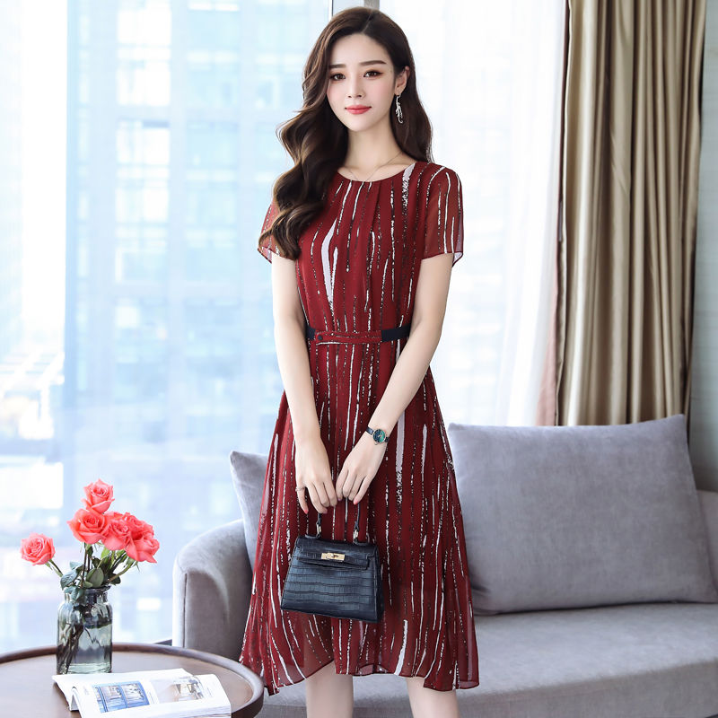 哇!45岁的老婆穿这“富贵裙”，婀娜多姿，美得让人着迷