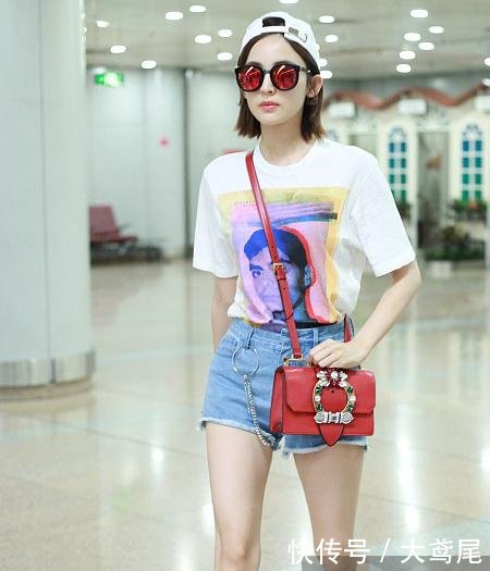 有一种姿势叫古力娜扎的站姿，这腿距惊到我了，真的只有26岁