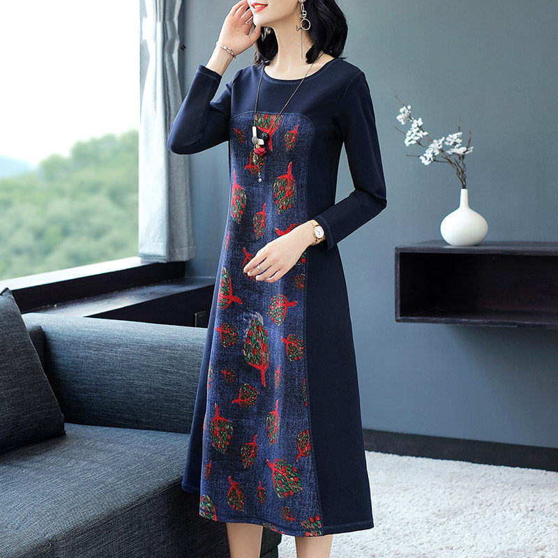 足足一天没眠，终于等到这“印花秋”裙，适合60后穿，超美腻