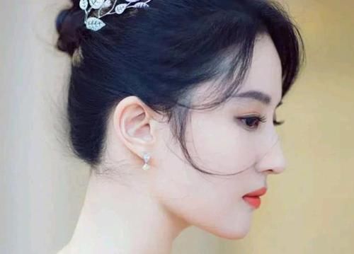  『导致内分泌』老得慢的女性，身上或许有3个特征，占一个说明你还年轻