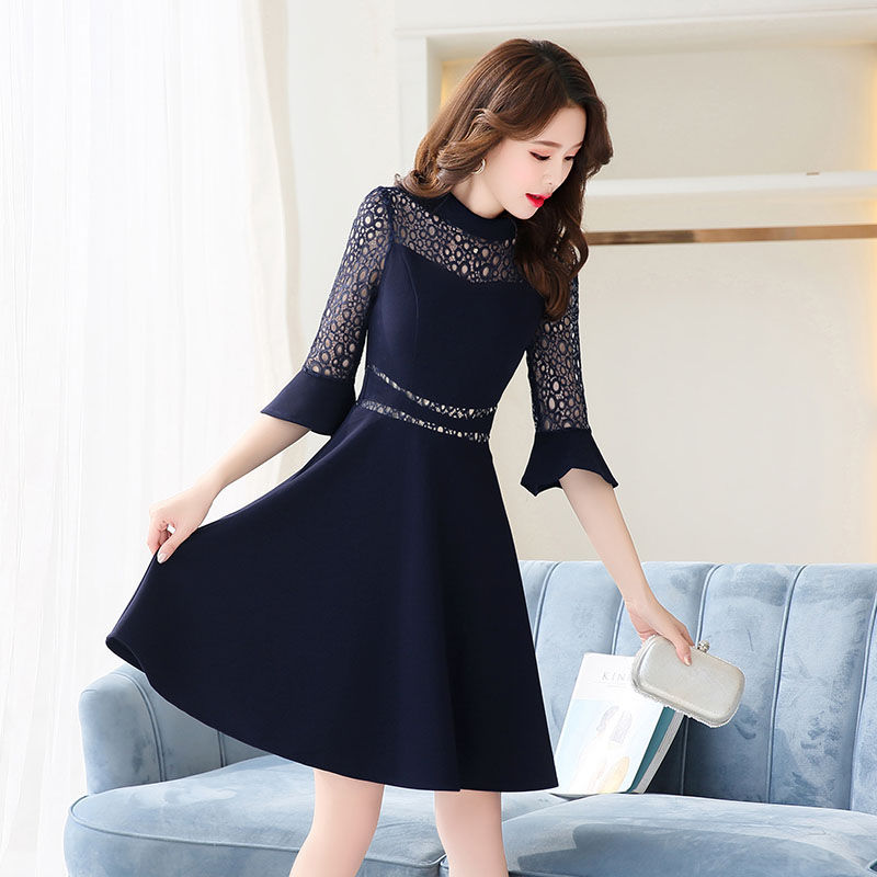 40岁女人穿蕾丝裙+丝袜，韵味十足美嫩20岁，款款精致，美爆