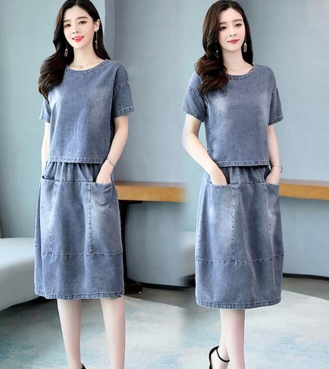  『女人』建议大家:休闲裤还是丢了吧!瞧下面女人这么穿牛仔裤,大气时髦又美嫩