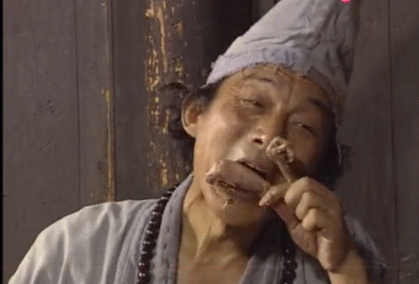 看过杨颖和杨紫的假吃，再看发哥生吞12个鸡蛋，就知道什么是敬业