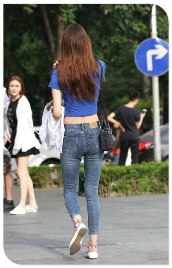  #身材#小姐姐这完美身材, 穿什么都好看