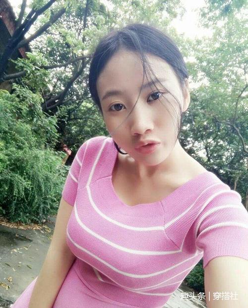 街拍：时尚女生身材如此多娇，有如怎么也看不够的风景