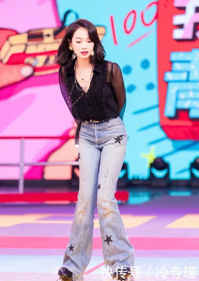 脚踝位置@“九分裤”早就没看点了,今年流行这款“堆堆裤”,藏肉显腿长