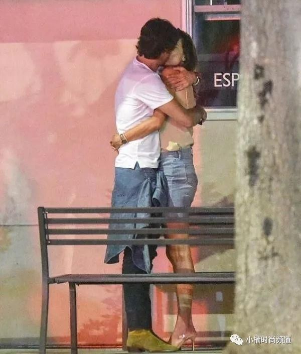 挥别旧恋情！超模AA最新街拍情侣装甜笑拥吻CEO新男友！