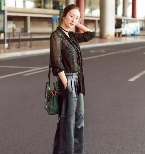 杨幂不走寻常路,裤子烂的很彻底!网友:真想帮你把下半截剪掉