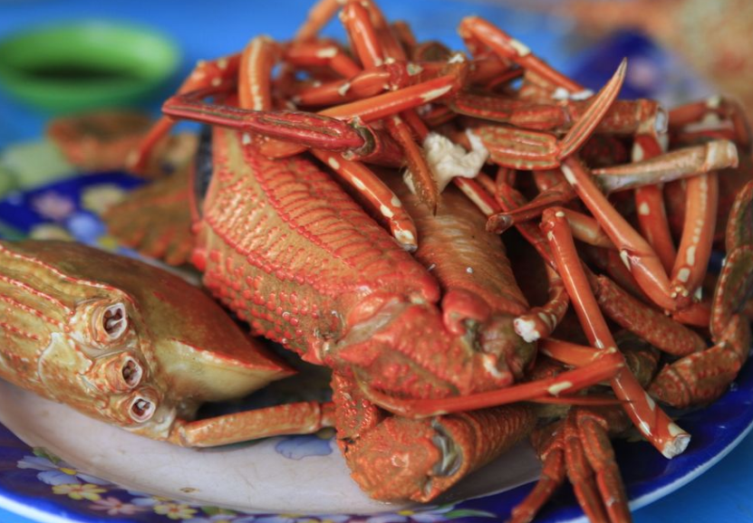 300块能换100万越南盾，能在越南买到什么？越南美女告诉你！