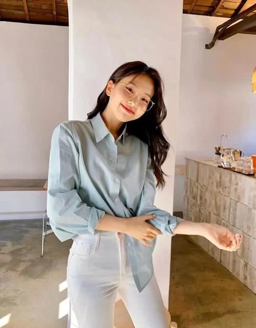  #少女#收起你的普通衬衫吧！今年流行这4款衬衫，穿上它你就是人群焦点