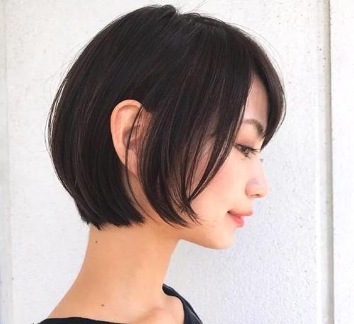 初秋短发流行剪“灯笼头”，剪了千万不要发朋友圈，因为太美了！