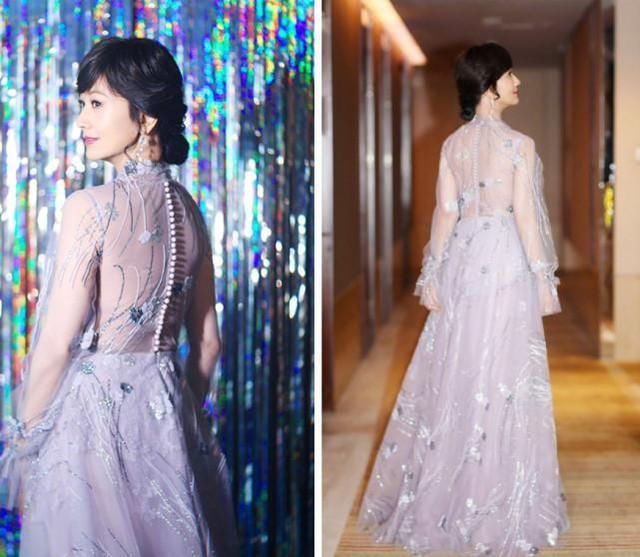 赵雅芝亮相活动，看到她的裙子，真的被闪到眼睛了！