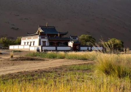 沙漠中心最孤独的寺庙，两百多年时间，现在只有一人在此坚持守护