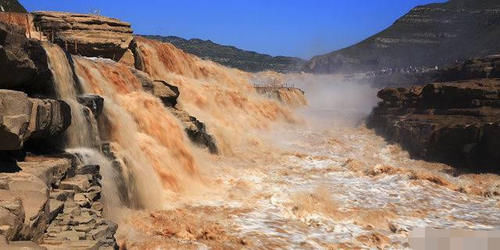 一个在省份交界处的景区，但是两边门票的价格却不一样
