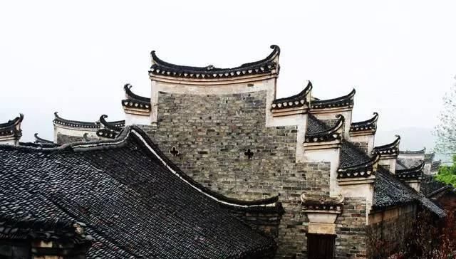 湖南板梁村第一村的美称，已经有600多年，依然山清水秀