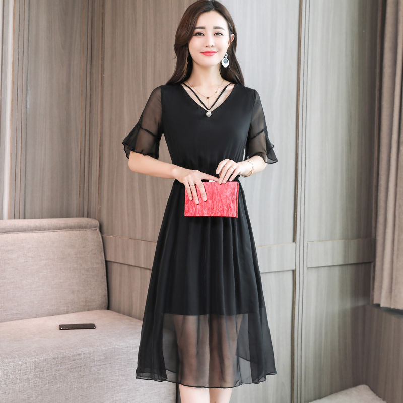 初秋别再穿牛仔裤，瞧瞧新上市的6款连衣裙，让你回头率爆表