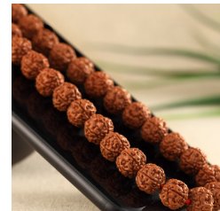 看看下面的手串，件件都是时尚款，一串能盘出好价钱